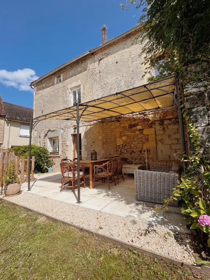 Joli Gite Pour 5 Personnes : Chez Cherrie Saint-Julien-de-Lampon Exterior foto